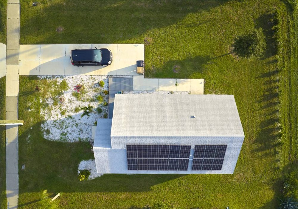 residential-house-with-rooftop-covered-with-solar-2022-10-31-22-23-57-utc